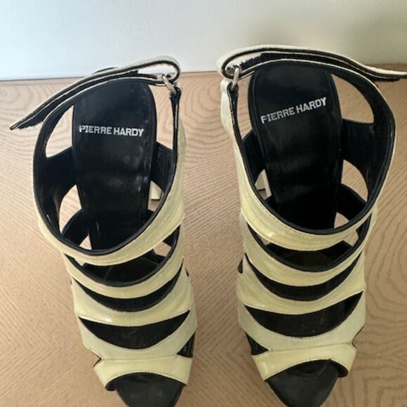 Pierre Hardy Chunky Heel Sandals, Cream, Leather & Patent Leather Size 38 - Picture 4 of 12